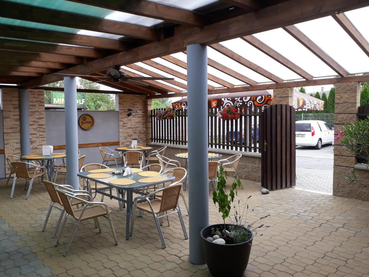 Penzion Fantasy - Restaurant Lipník nad Bečou المظهر الخارجي الصورة
